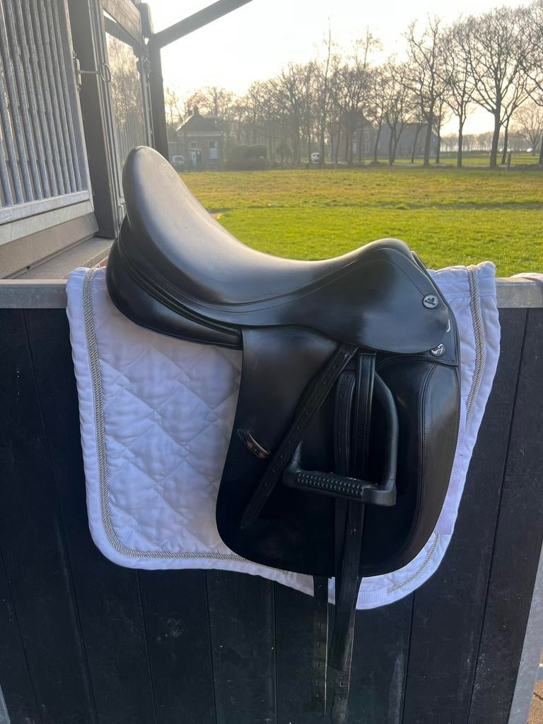 Prachtig luxe prestige dressuur zadel, Dieren en Toebehoren, Paarden en Pony's | Zadels, Ophalen, Gebruikt, Dressuur