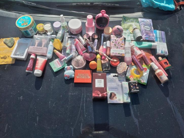 Partijtje make-up en andere spullen, Sieraden, Tassen en Uiterlijk, Uiterlijk | Cosmetica en Make-up, Ophalen of Verzenden