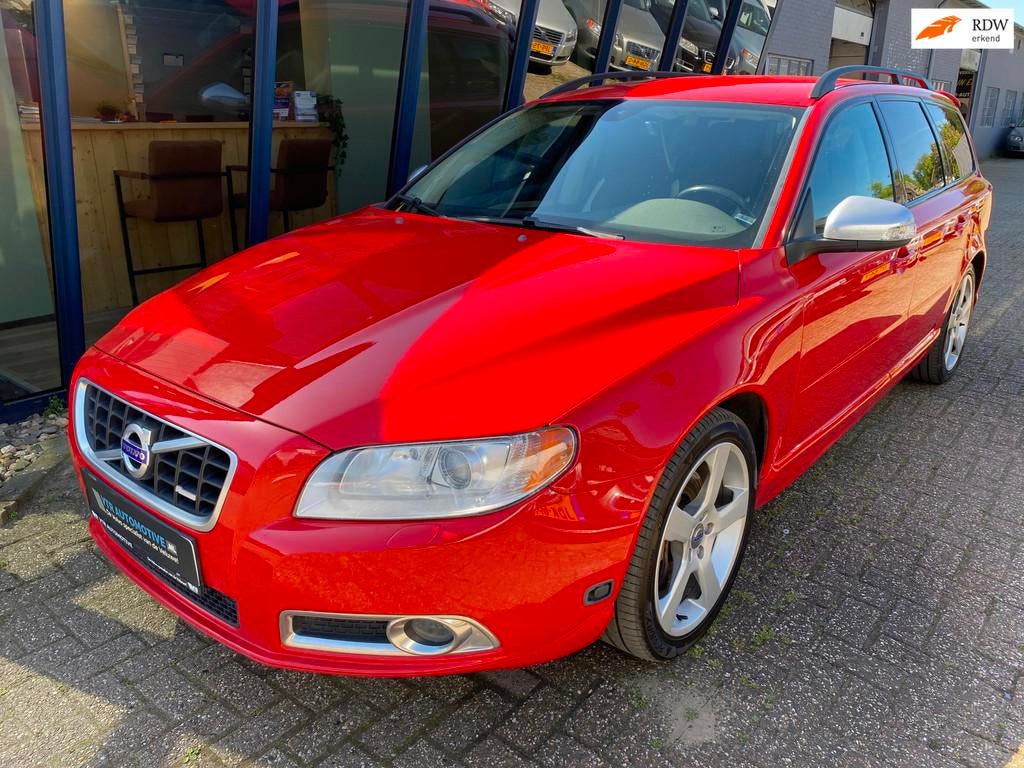 Volvo V70 2.5FT R-Design 230PK Automaat, Auto's, Gebruikt, Zwart, Traction-control, 2521 cc