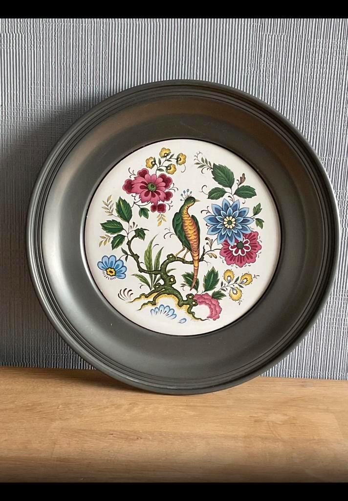 Decoratief Porseleinen Bord met Floraal en Vogel Ontwerp, Antiek en Kunst, Antiek | Keramiek en Aardewerk, Ophalen