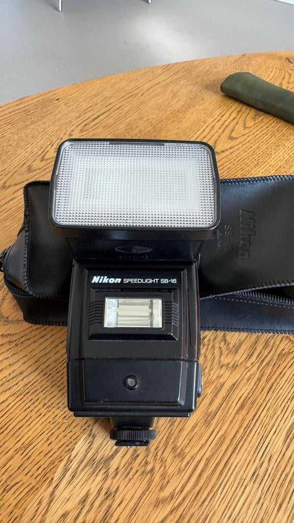 Nikon SB-16 Flitser met Etui - Vintage Camera Flash, Ophalen, Gebruikt, Nikon