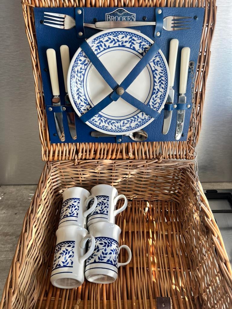 Vintage Brookes Baskets picknickmand – 4 persoons, Ophalen of Verzenden, Zo goed als nieuw