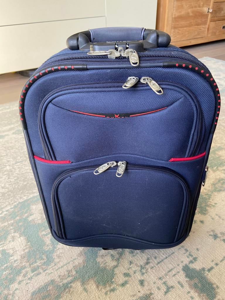 Donkerblauwe rolkoffer - Ideaal als handbagage, Sieraden, Tassen en Uiterlijk, Koffers, Gebruikt, Slot, Minder dan 50 cm, Ophalen of Verzenden