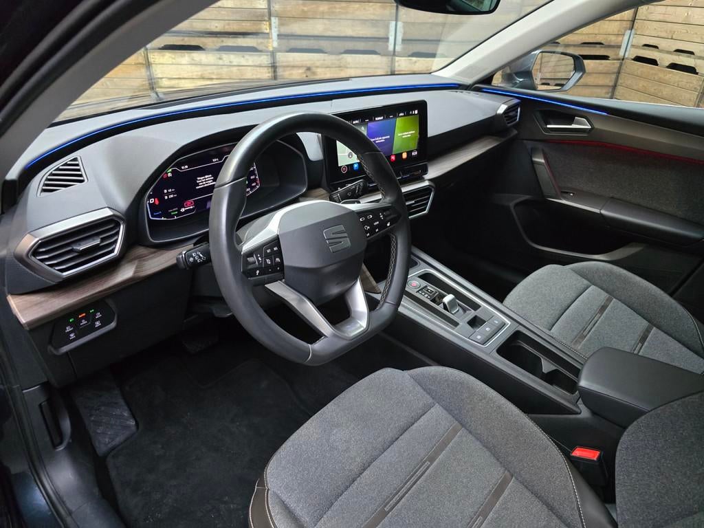 Seat Leon 1.4 TSI eHybrid PHEV Xcellence Pano Clima Navi Cam, Gebruikt, Zwart, Leon, Leder en Stof