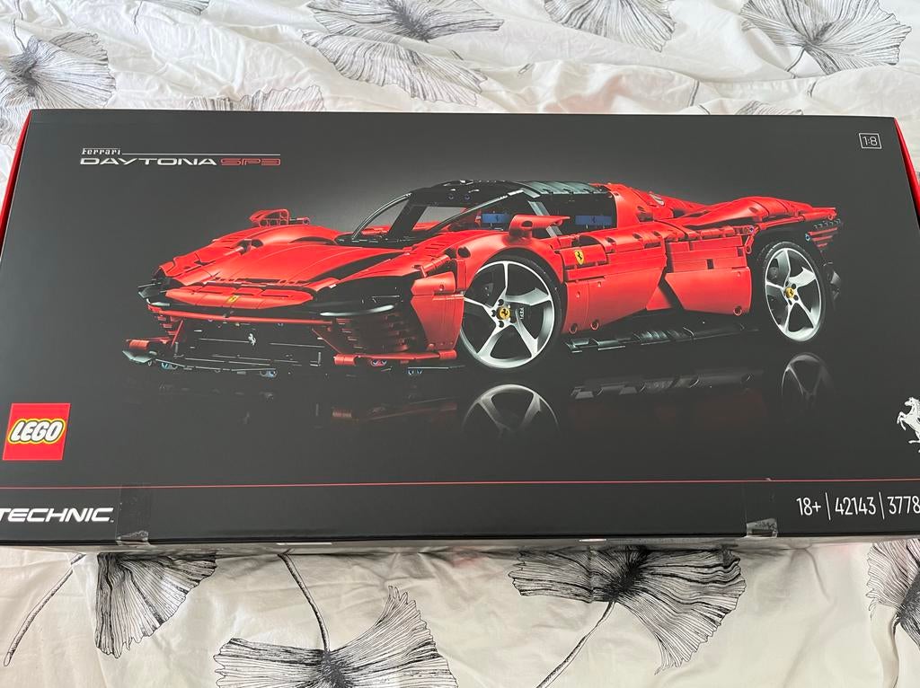 Lego Ferrari Daytona 42143 en de McLaren 10330, Ophalen, Lego, Zo goed als nieuw, Inclusief doos