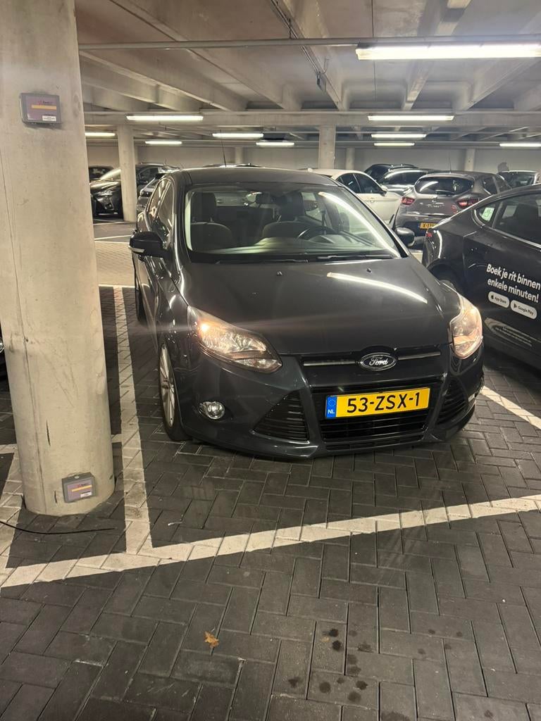 Ford Focus 1.0 Ecoboost 74KW 5-D 2013 Grijs, Auto's, Ford, Euro 5, Zwart, Handgeschakeld, Particulier