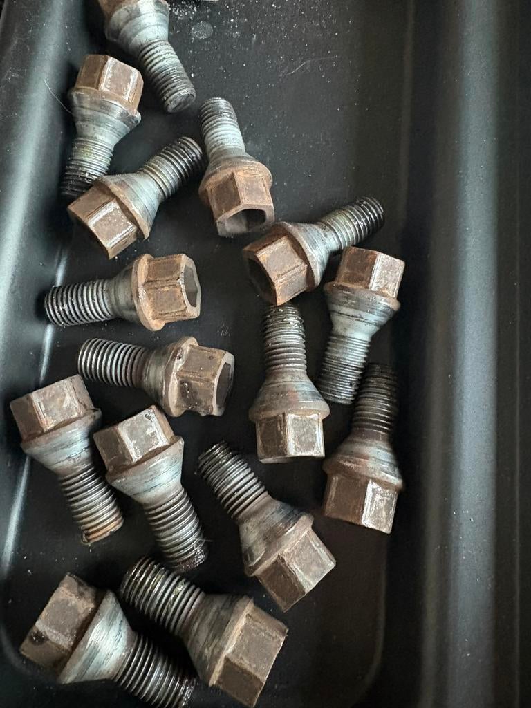 Originele peugeot wielbouten m12x1.5, Ophalen of Verzenden, Peugeot