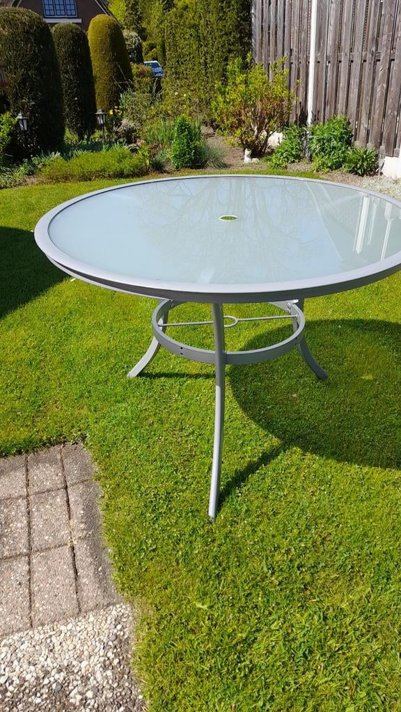 Tuintafel,  aluminium met een blad van glas, Ophalen, Gebruikt, Rond, Aluminium