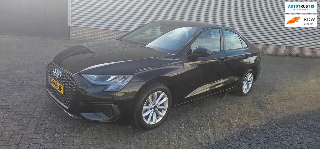 Audi A3 Limousine 35 TFSI Pro Line, Auto's, Audi, Stof, 4 cilinders, 150 pk, Zwart