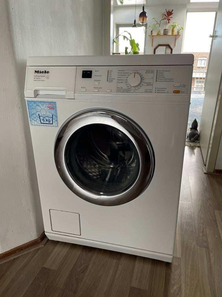 Miele SoftCare Systeem W 3203 Wasmachine - 6 kg, Witgoed en Apparatuur, Wasmachines, Ophalen, Gebruikt, Voorlader, 85 tot 90 cm