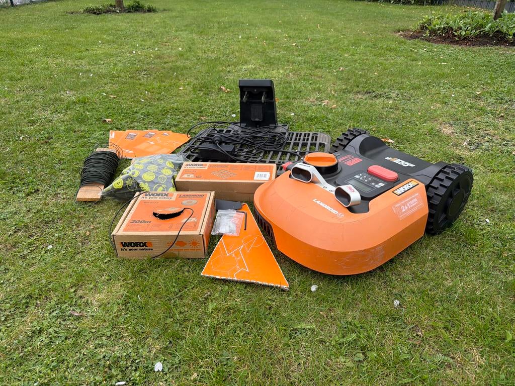Landroid M Worx robotmaaier, Tuin en Terras, Ophalen, Gebruikt, 20 tot 25 cm, Bestuurbaar via app