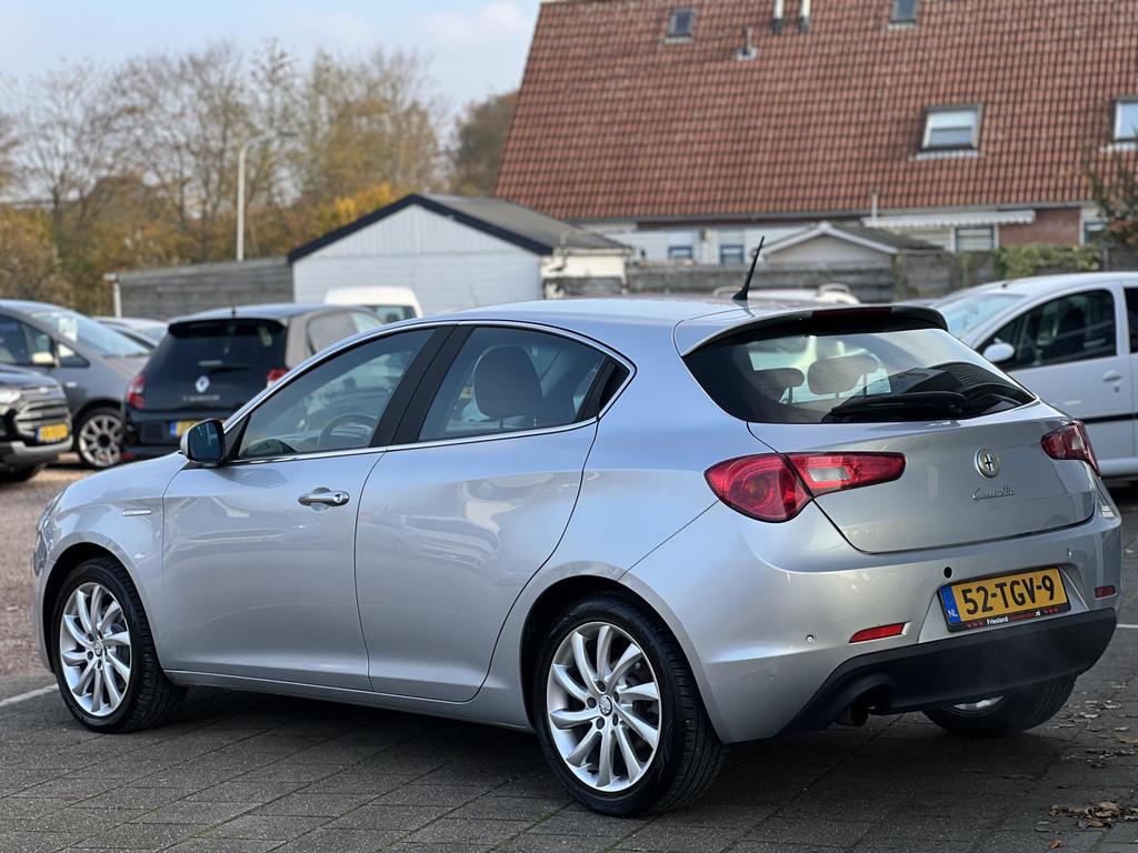 Alfa Romeo Giulietta 1.4 T Distinctive 170 PK / Leder / Stoe, Auto's, Alfa Romeo, Voorwielaandrijving, Gebruikt, Euro 6, 4 cilinders