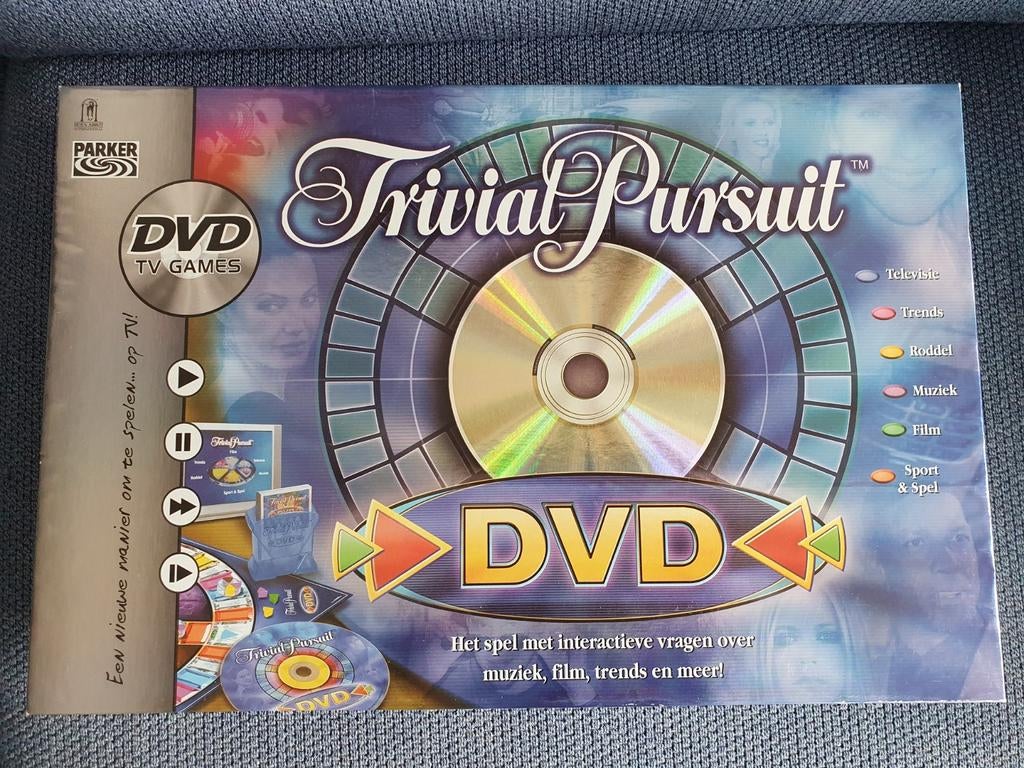 Trivial Pursuit DVD TV Games - Nieuwstaat, Hobby en Vrije tijd, Gezelschapsspellen | Bordspellen, Vijf spelers of meer, Ophalen of Verzenden