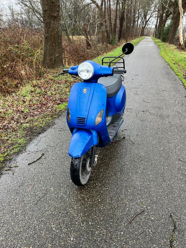 Btc Riva 50, Fietsen en Brommers, Snorfietsen en Snorscooters, Zo goed als nieuw, Overige merken, Benzine, Ophalen