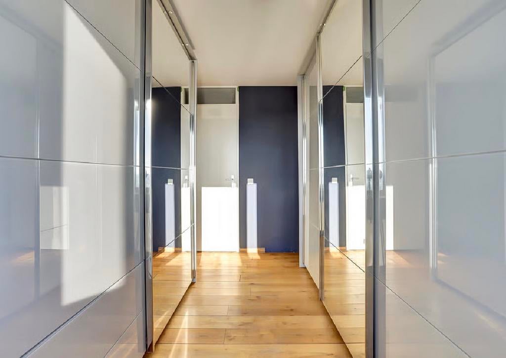 Witte kast schuifdeur en spiegel, Huizen en Kamers, Kamers te huur