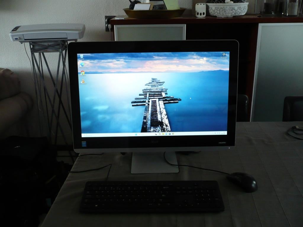 Acer Aspire All-in-One PC-W11-Office2019-Touchscreen-WiFi, Met monitor, Gebruikt, 2 tot 3 Ghz, 8 GB