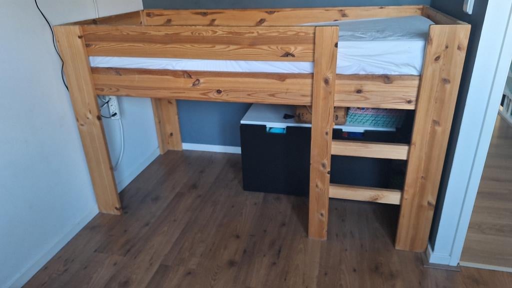 Halfhoogslaper op maat gemaakt - 91x186cm, Kinderen en Baby's, Kinderkamer | Stapelbedden en Hoogslapers, Ophalen, Gebruikt, Halfhoogslaper