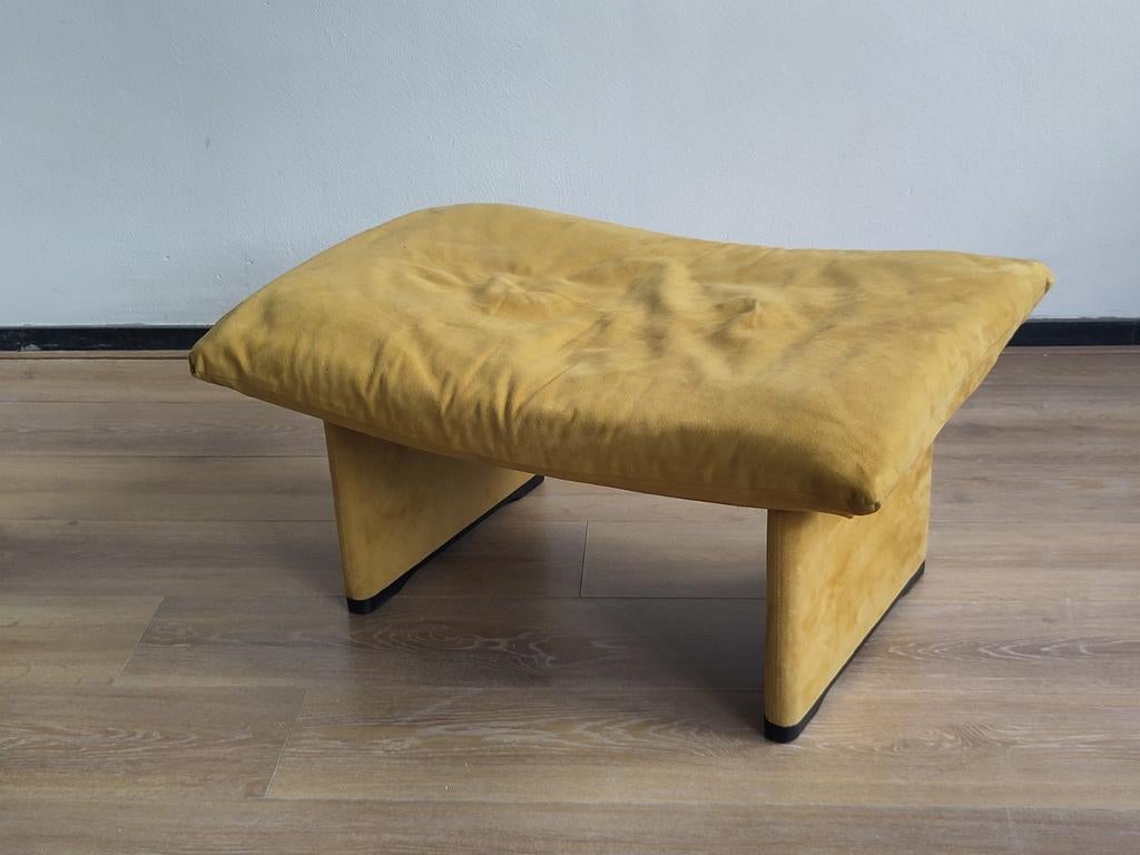 Vintage Cassina voetenbank jaren 80 hocker okergeel poef, Gebruikt, Info@cassina.it, Via Luigi Busnelli 1, 20821 Meda MB, Italië