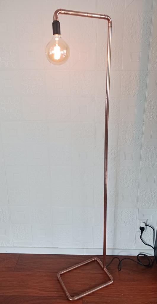 TK: Staande lamp 180cm Koper en Calex smartbulb, Ophalen, Minimalistisch, industrieel, Zo goed als nieuw, Metaal
