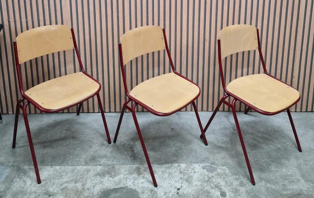 37 x Vintage schoolstoelen kantine cafe horeca stoelen hout, Bruin, Ophalen of Verzenden, Zo goed als nieuw, Vijf, Zes of meer stoelen