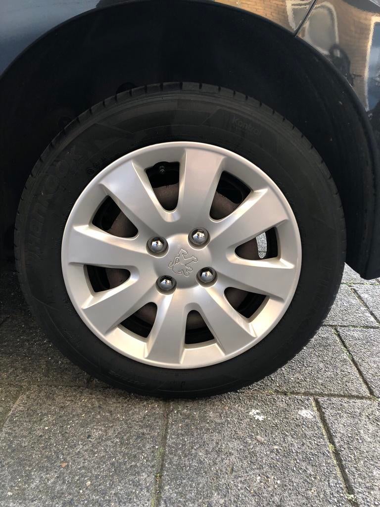 Gezocht!!! 15 inch Peugeot 207 wieldoppen set, Ophalen of Verzenden, Zo goed als nieuw