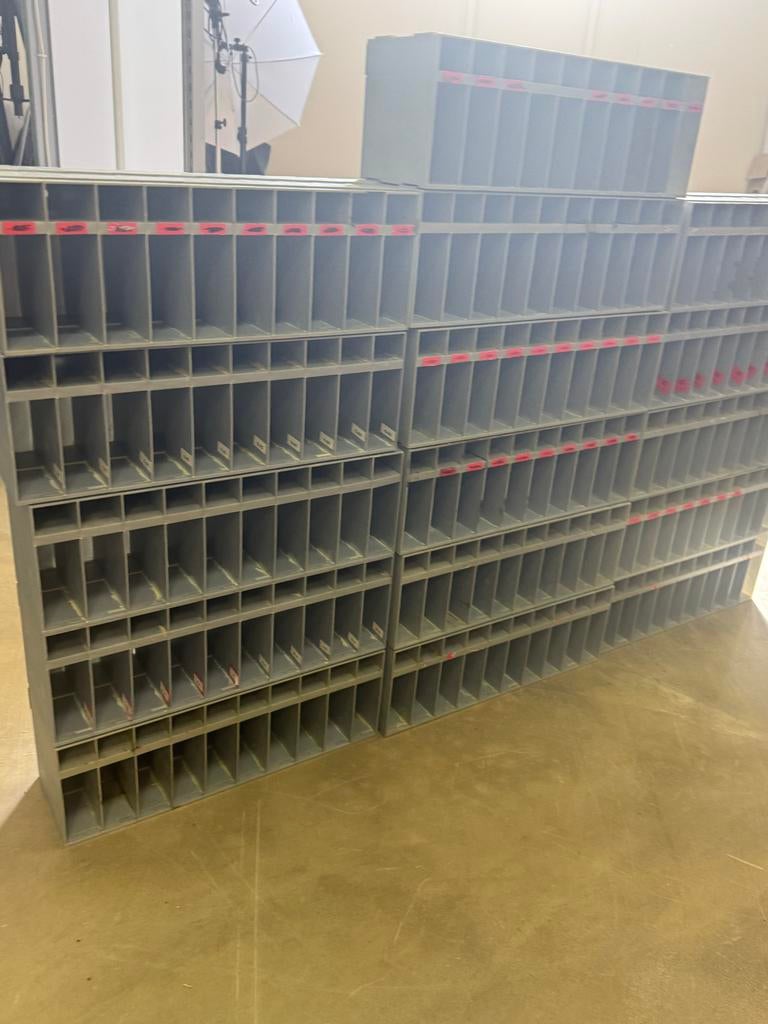 Verfdepot voor Kappers - Verftubes Opslag, Ophalen of Verzenden