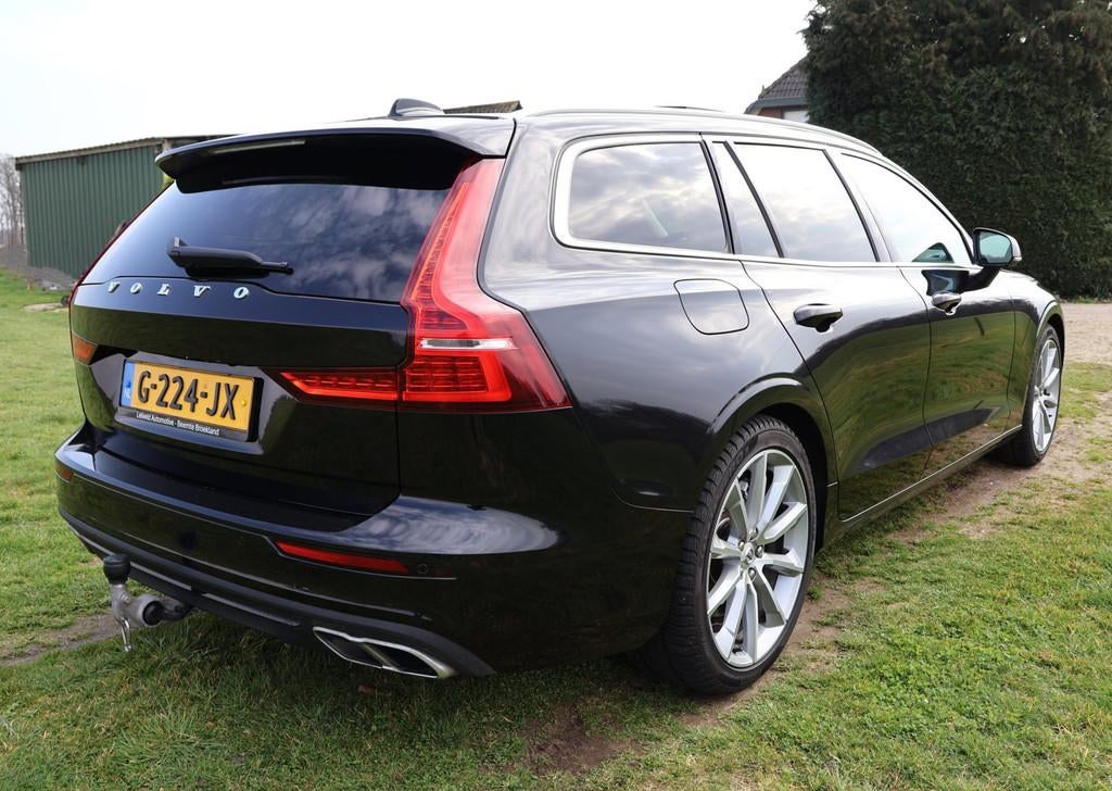 Volvo V60 2.0 T8 Twin Engine AWD|Polestar Engineered(405PK)|, Auto's, Gebruikt, 4 cilinders, Zwart, 420 min