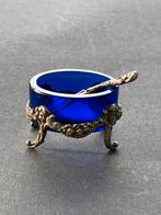 Zoutbakje op zilveren pootjes, incl lepeltje, Ophalen of Verzenden