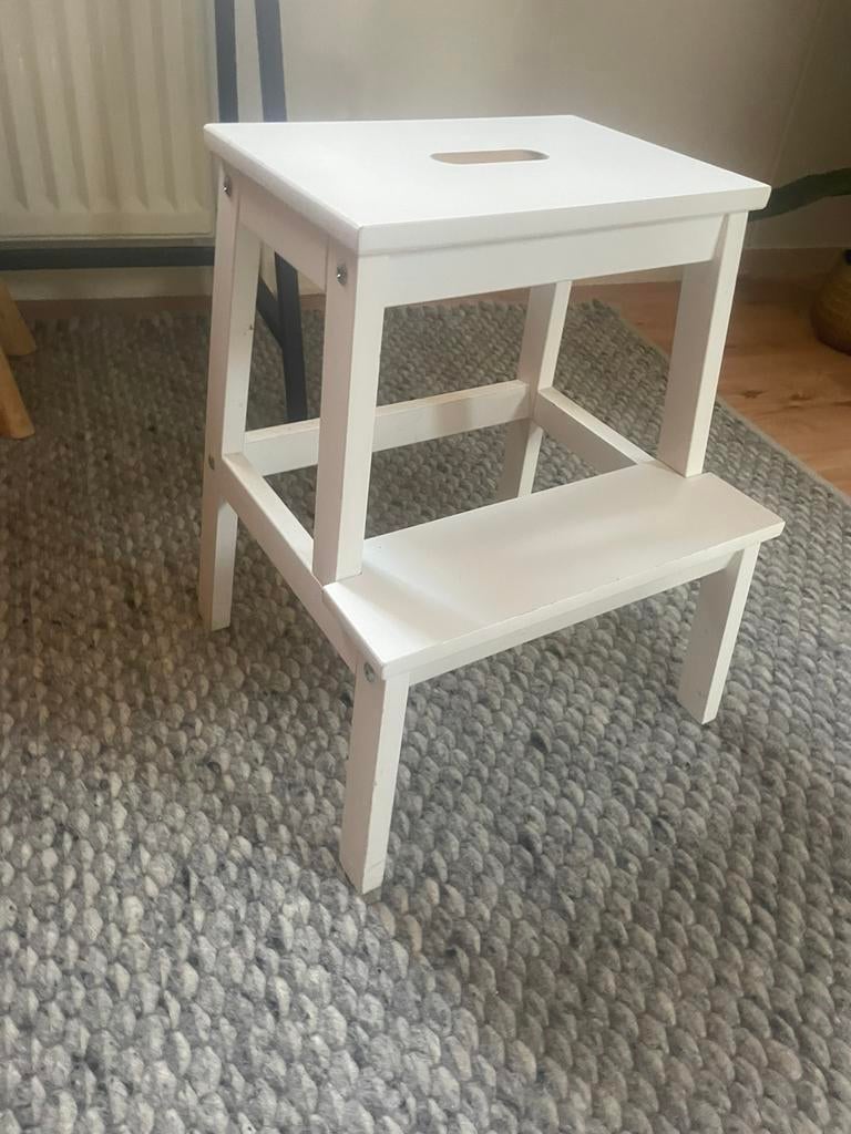 Ikea bekväm krukje 2x, Huis en Inrichting, Krukjes, Ophalen, Zo goed als nieuw, Hout