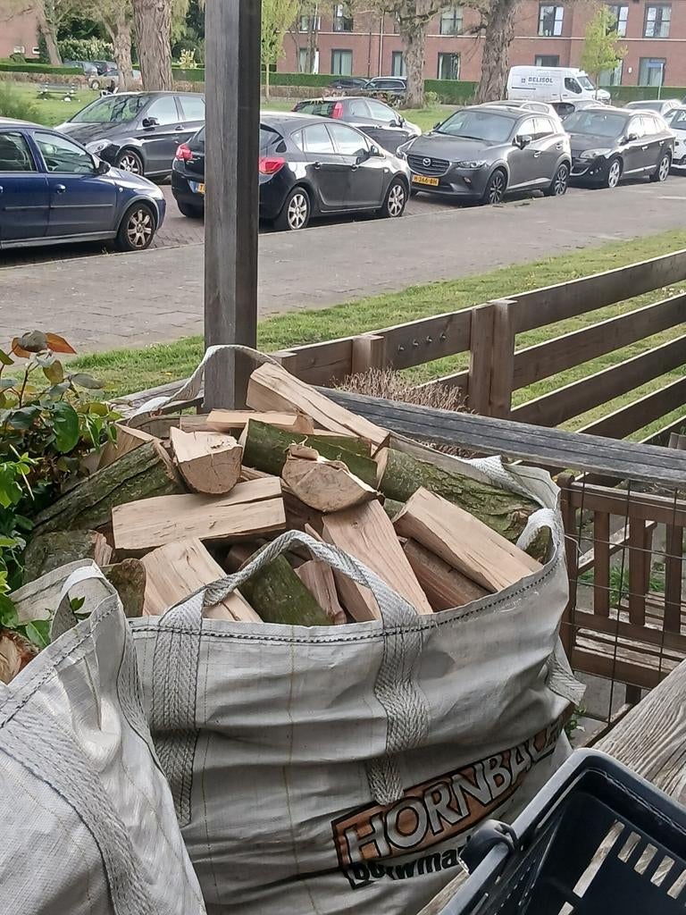 Vers gekloofd essen haardhout, Tuin en Terras, Haardhout, 3 tot 6 m³, Ophalen, Essenhout, Blokken