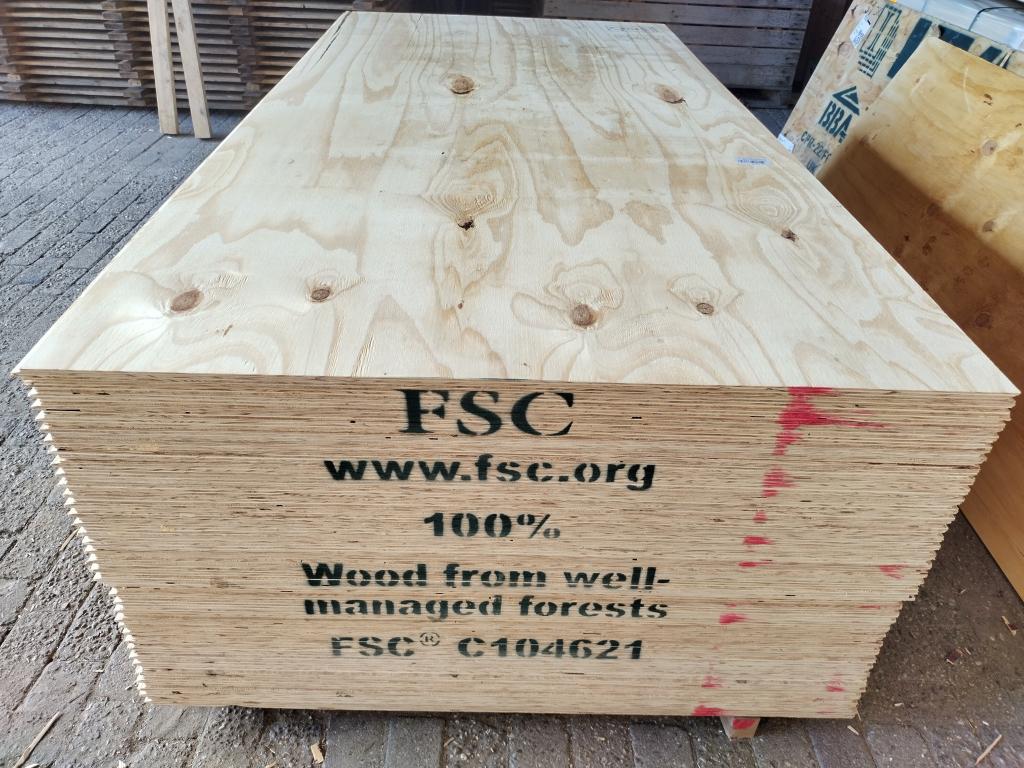 Underlayment platen te koop Elliottis Pine 2440x1220x18mm, Ophalen of Verzenden, Nieuw, Minder dan 180 cm, Palen