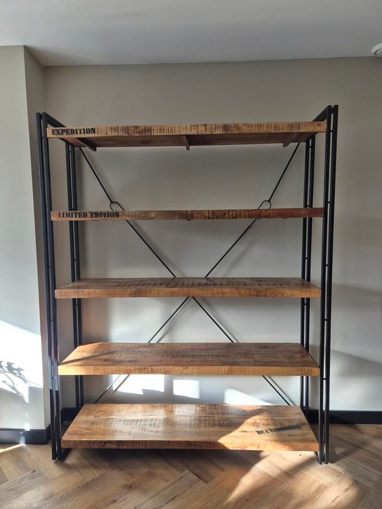 Industriële mangohouten wandkast, Ophalen, Zo goed als nieuw