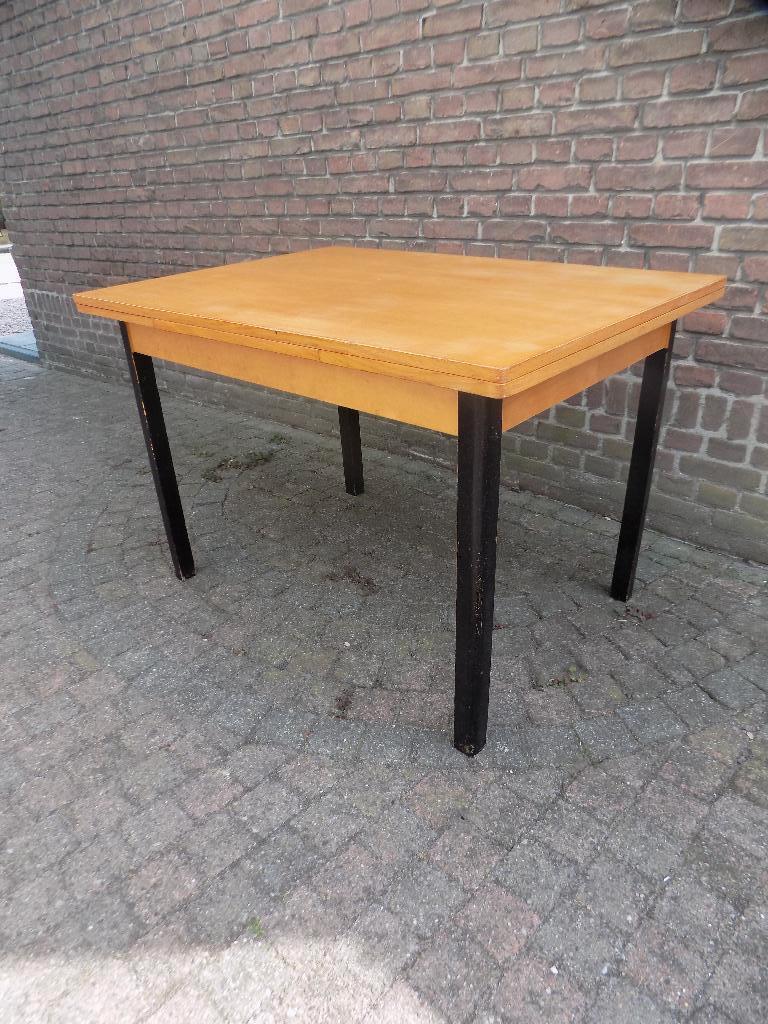 Eettafel tafel jaren 50 60 vintage beuken kleur zwarte poten, Huis en Inrichting, Tafels | Eettafels, Gebruikt, 200 cm of meer