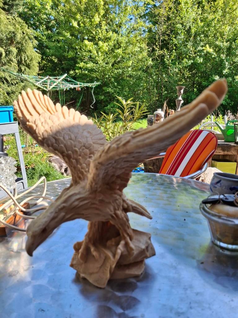 Adelaar Beeld van ivoriet, Ophalen, Handgemaakt, 20 - 50 cm, Overige materialen