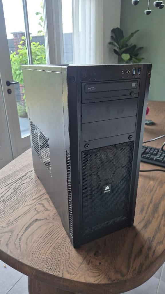Computerkast | Corsair Carbide 300R - incl. DVD-speler, Computers en Software, Computerbehuizingen, Zo goed als nieuw, Ophalen