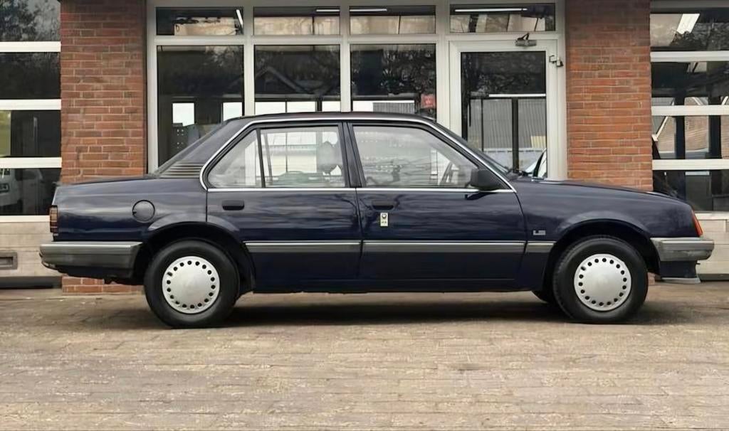 Opel Ascona 1.6 S oldtimer belastingvrij, Blauw, 975 kg, Particulier, 1483 kg