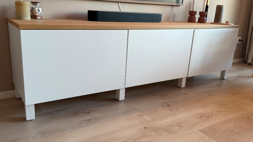Besta TV dressoir op pootjes met topblad 180 cm breed, Ophalen, Met plank(en), 150 tot 200 cm, Zo goed als nieuw
