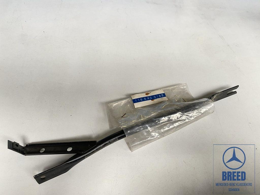 NOS versterking voorfront rechts voor Mercedes-Benz W116, -, Nieuw, Ophalen of Verzenden, Bumper
