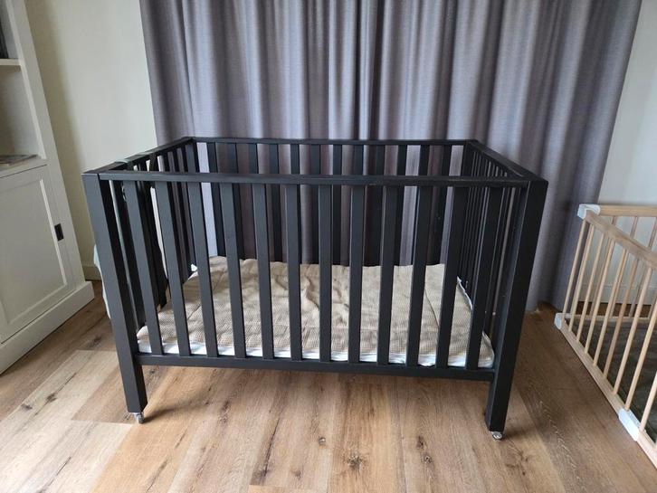 Grote box/ tweelingbox op wieltjes, Kinderen en Baby's, Boxen, Rechthoekig, Wieltjes, Ophalen