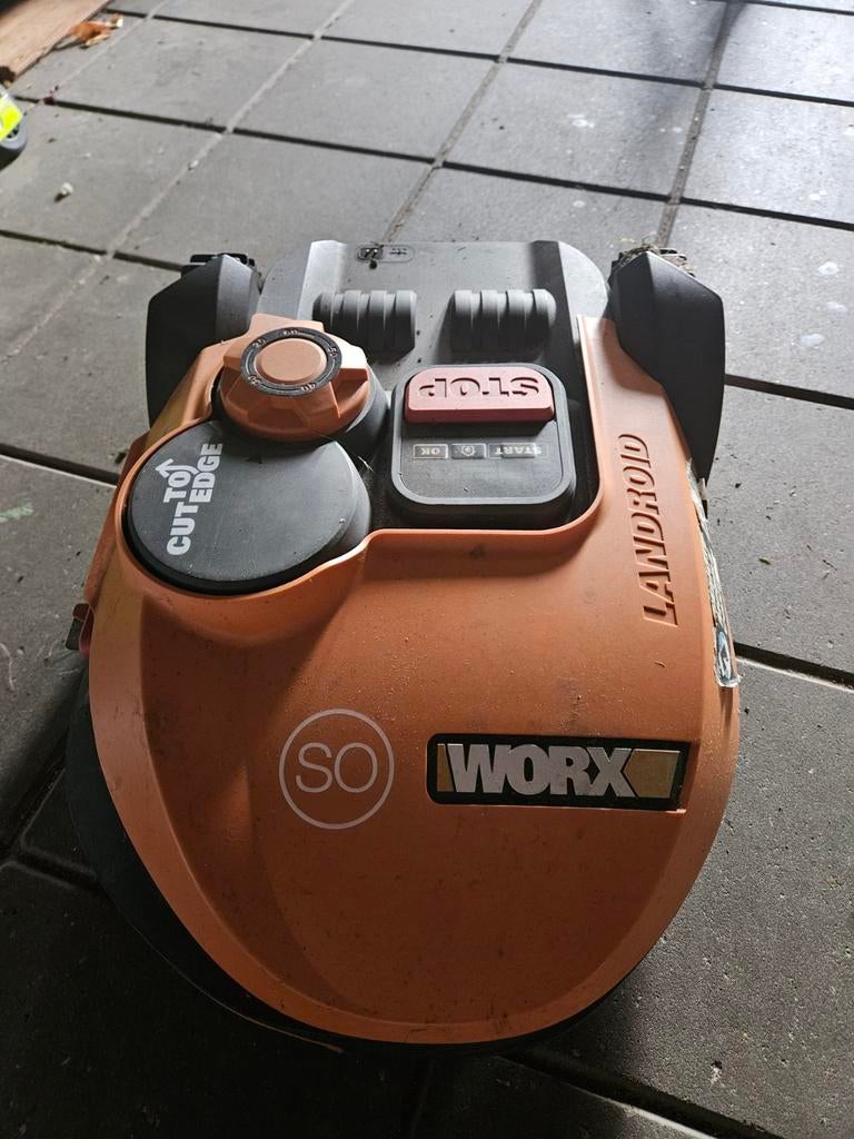 Worx Landroid robotmaaier met laadstation, Tuin en Terras, Bestuurbaar via app, Worx, Ophalen of Verzenden, Zo goed als nieuw