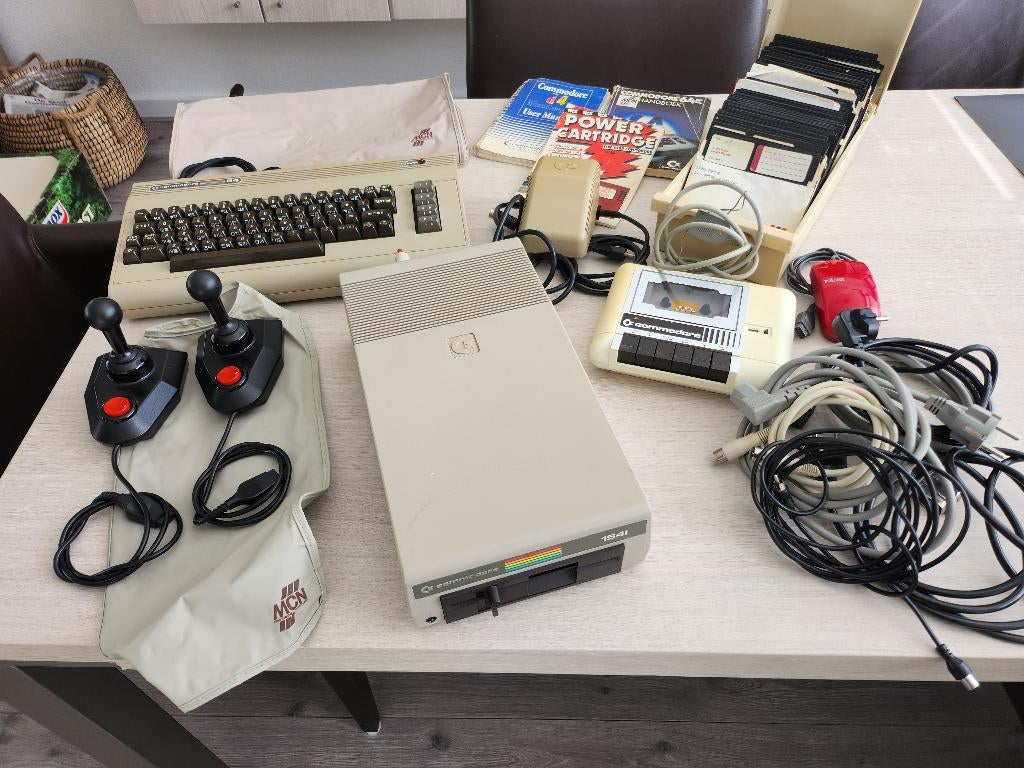 commodore 64 compleet met KCS power, Computers en Software, Vintage Computers, Ophalen, Commodore