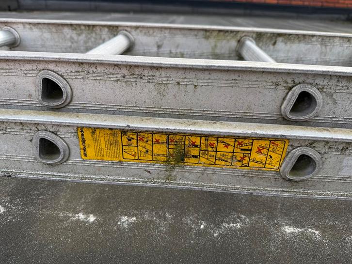 Altrex 2-delige uitschuifbare ladder Altrex, Doe-het-zelf en Verbouw, Ladders en Trappen, Gebruikt, Ladder, 4 meter of meer, Opvouwbaar of Inschuifbaar