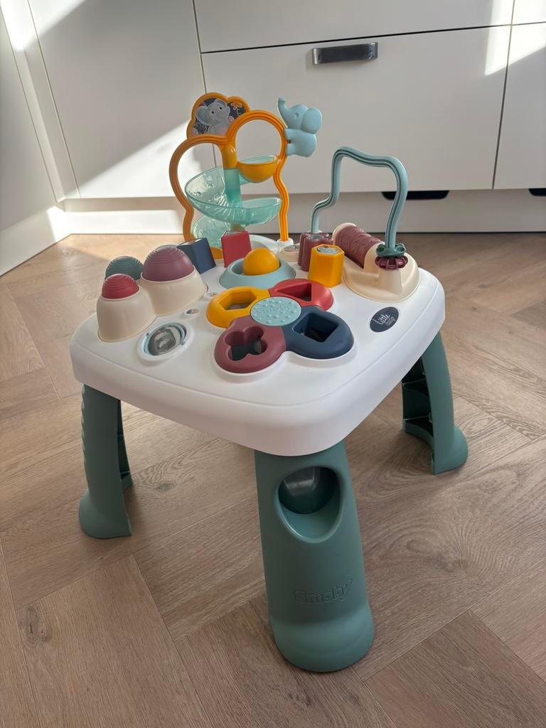 Speeltafel smoby, Kinderen en Baby's, Speelgoed | Speeltafels, Ophalen of Verzenden, Zo goed als nieuw
