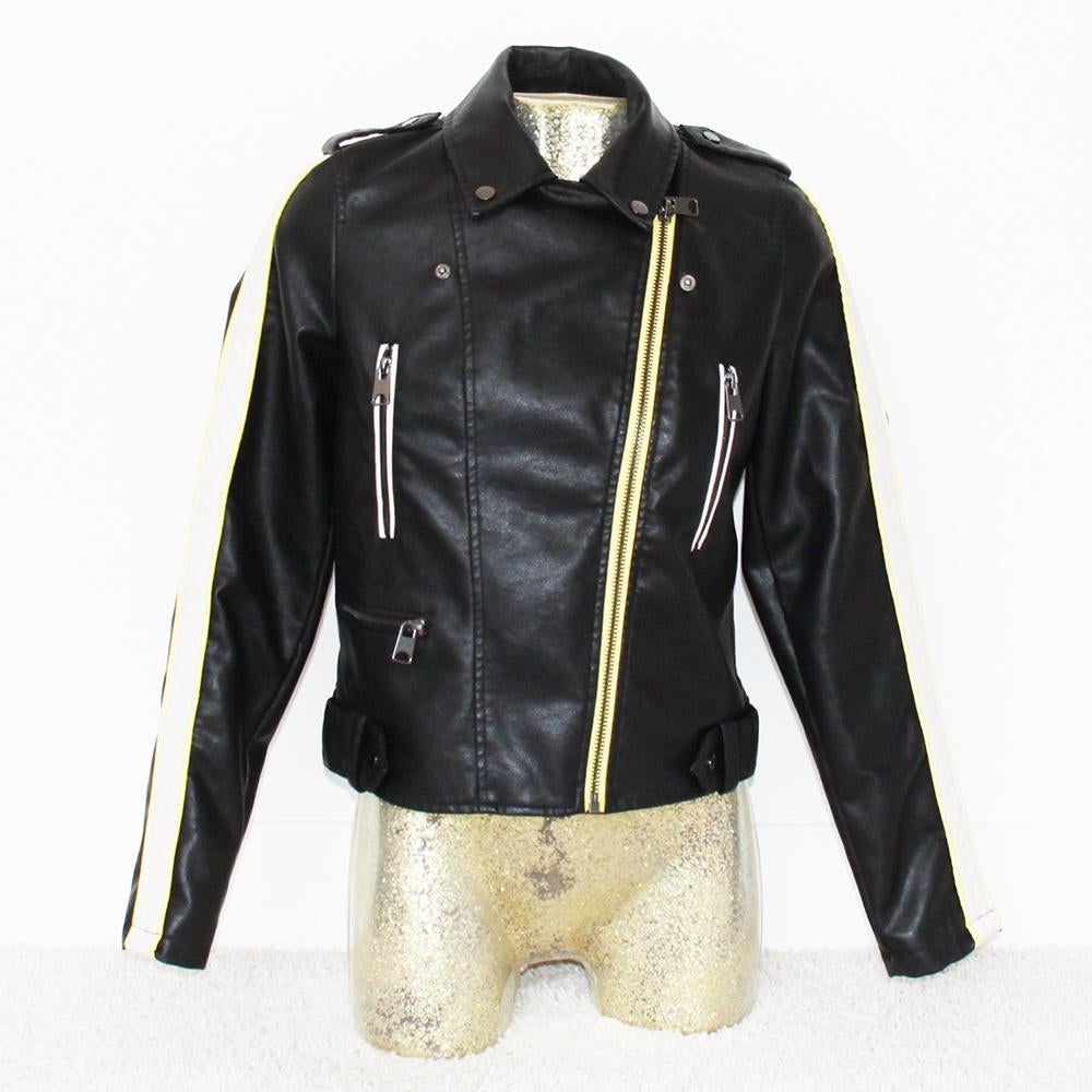 Mooie Vero Moda Leather Look Jas (M) - 53 Tussenjas € 25,-, Maat 38/40 (M), Vero Moda, Zwart, Ophalen of Verzenden