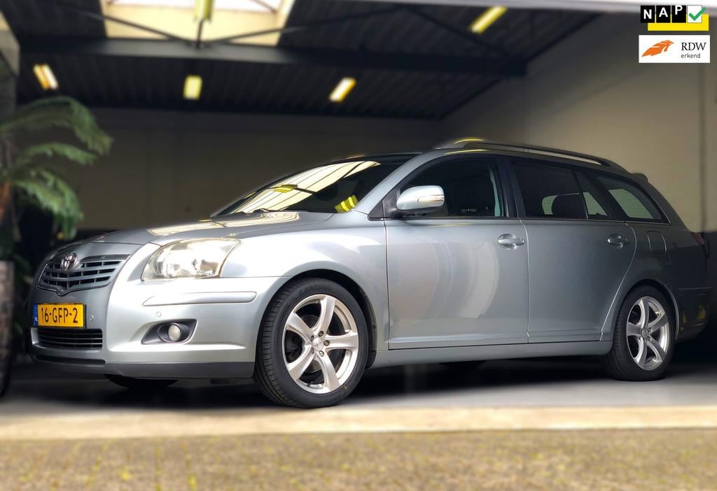 Toyota Avensis Wagon 1.8 VVTi/NAVI/TREKHAAK/PDC/TOPSTAAT!, Auto's, Toyota, Voorwielaandrijving, Zwart, 4 cilinders, Handgeschakeld