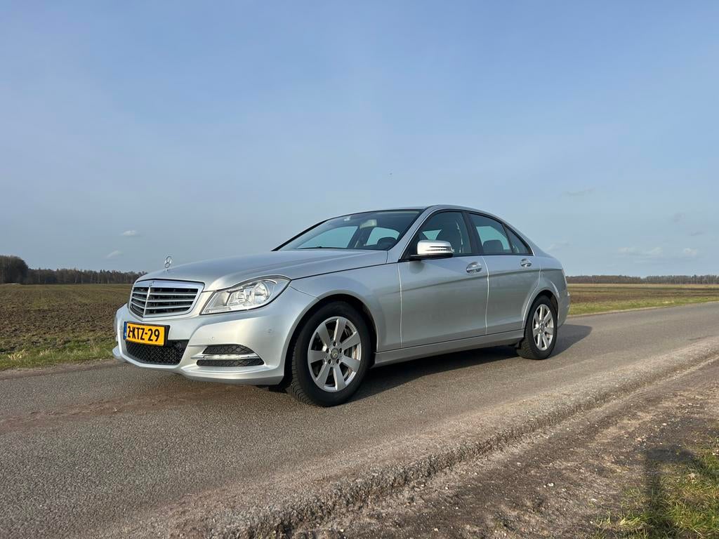 Mercedes-Benz C-Klasse C180 BE Aut7 2011 Grijs, Auto's, Mercedes-Benz, Automaat, 745 kg, Achterwielaandrijving, 1800 kg