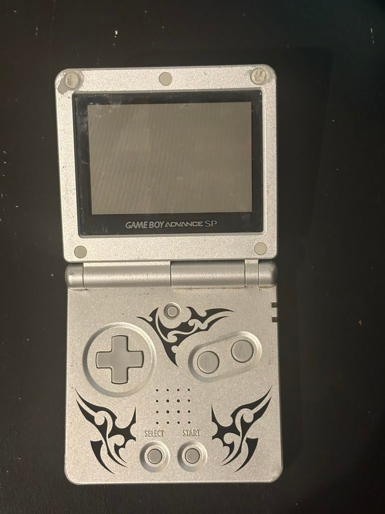 Game Boy Advance SP Tribal - Gebruikt, werkt naar behoren, Spelcomputers en Games, Spelcomputers | Nintendo Game Boy, Gebruikt