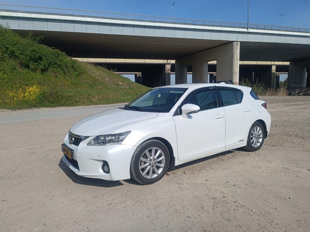 Lexus CT200 top onderhouden winterset+dakdragers (origineel), Auto's, Lexus, Particulier, CT-H, Airbags, Airconditioning, Automatische klimaatregeling