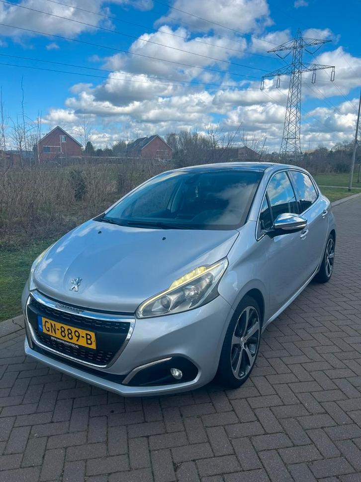 Peugeot 208 Premiere 2016 nieuwe distibutieriem en apk, Auto's, Peugeot, Particulier, ABS, Achteruitrijcamera, Airbags, Airconditioning