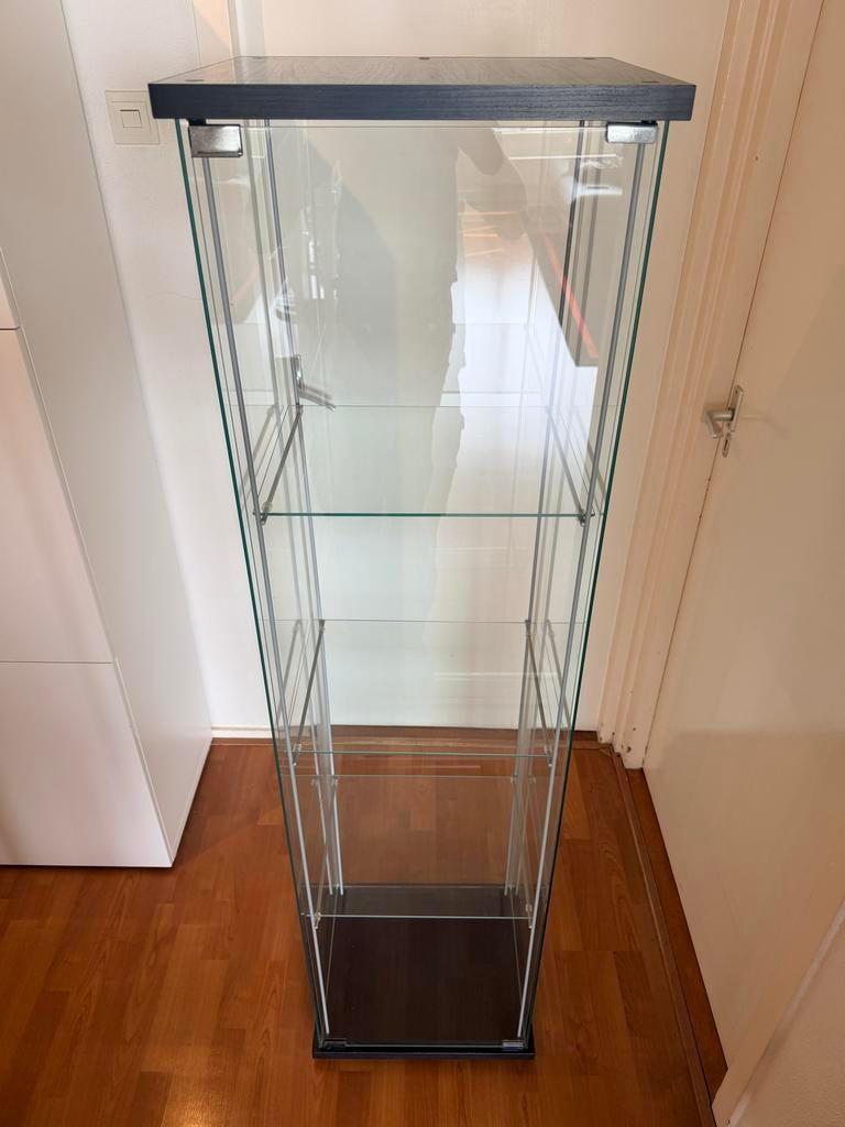 IKEA DETOLF vitrinekast, Huis en Inrichting, Kasten | Vitrinekasten, Ophalen, Minder dan 50 cm, Gebruikt, Glas
